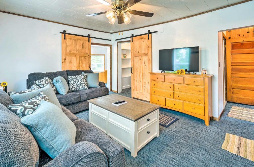 Arnolds Park House | Historic Cabin Retreat Steps to Okoboji Lake