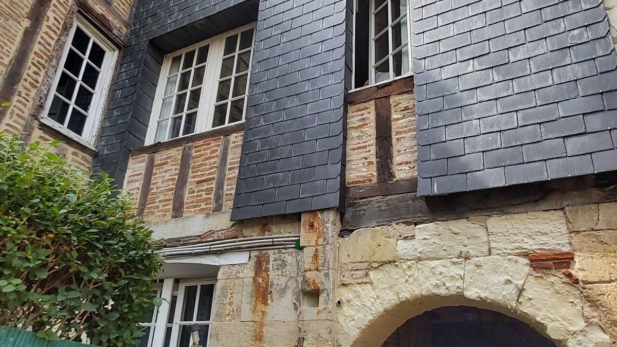 Old Town Apartment | Historic center Tours, comfort, charm 2/4 p