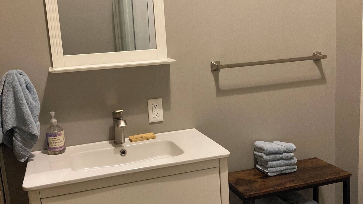 Albert Lea Apartment | Historic Charm- 2 bedroom apartment, downtown Albert Lea
