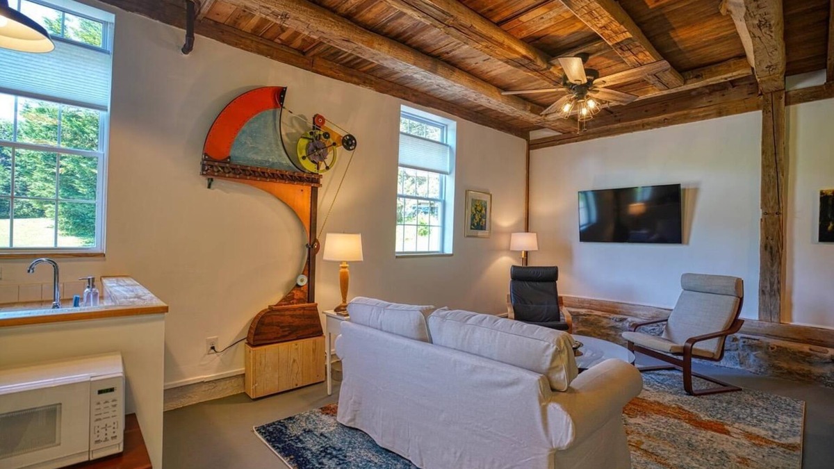 Kemblesville Apartment | Historic charm, all new amenities at Swallow's Rest: West