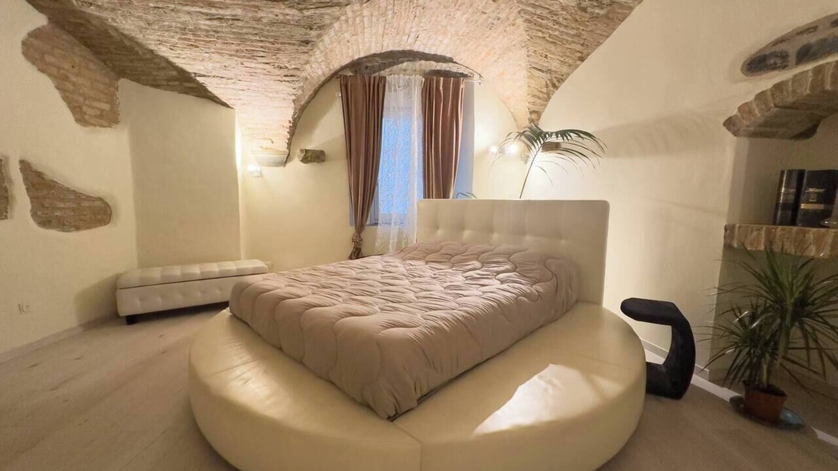 Citta Alta Apartment | Historic charm in the heart of Bergamo - romantic stay among the vaults of the 15th century