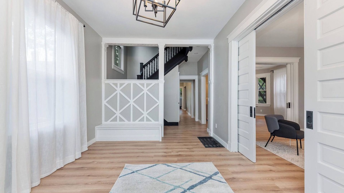 Mount Auburn House | Historic Charm Meets Modern Comfort - 3BR Home in Mt. Auburn