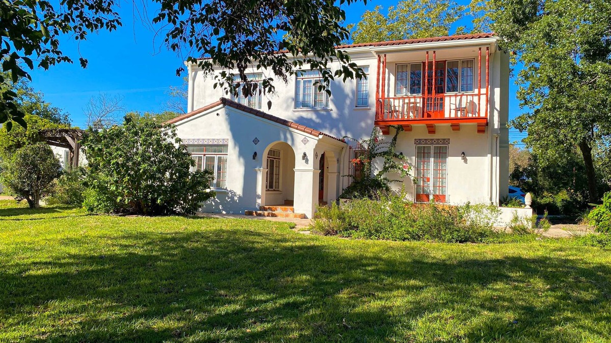 Oak Park - Northwood House | Historic charmer with a pool, gardens, gym, & game room- dogs ok