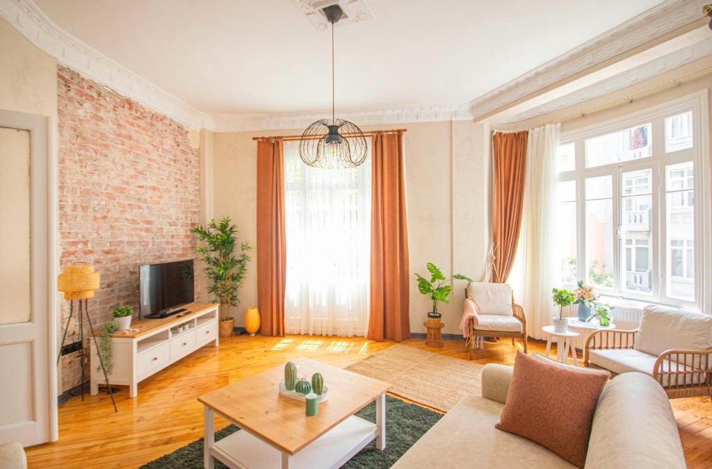 Cihangir Apartment | Historic Charming Apartment