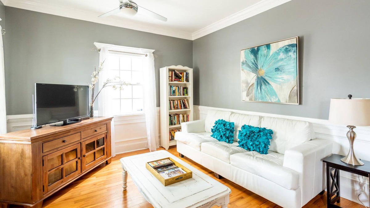 Beach Institute Apartment | Historic Charming Cottage with King Bed for Two by Lucky Savannah