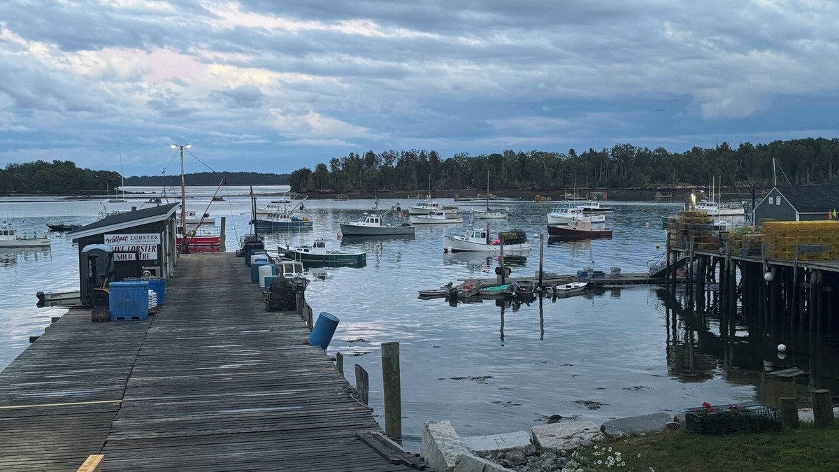 Friendship House | Historic Classic Maine House in quaint Friendship with WiFi