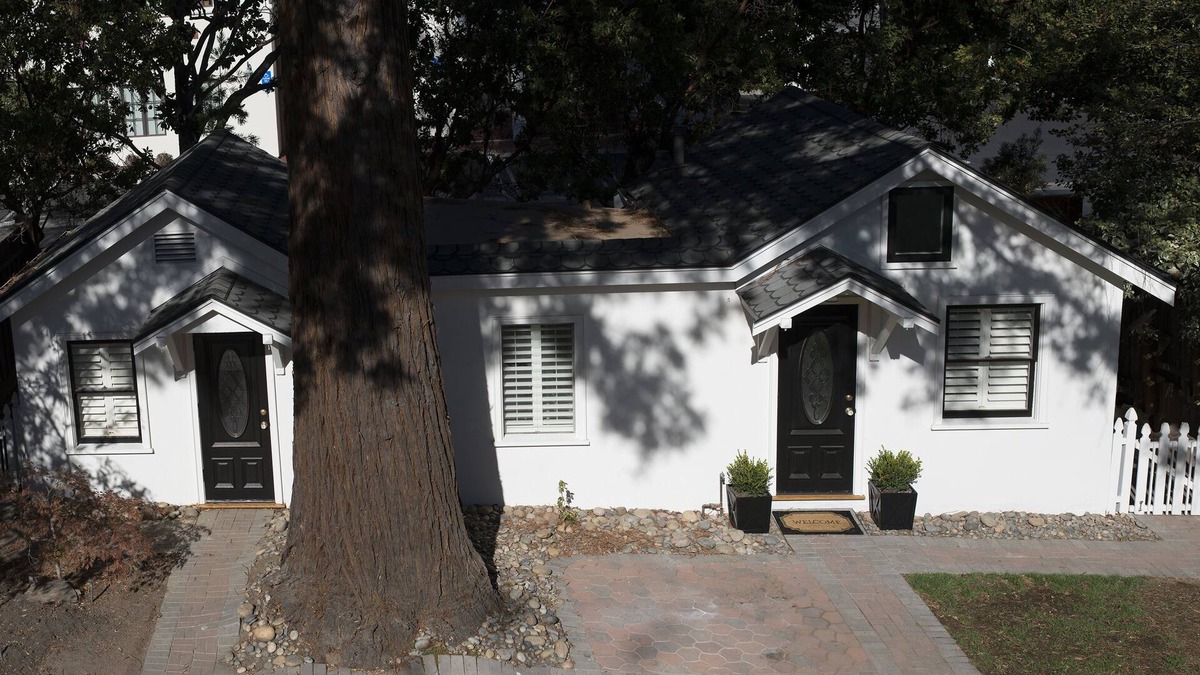 Los Gatos Cottage | Historic Cottage Adjacent to Downtown Los Gatos — Walking Score is a 10!
