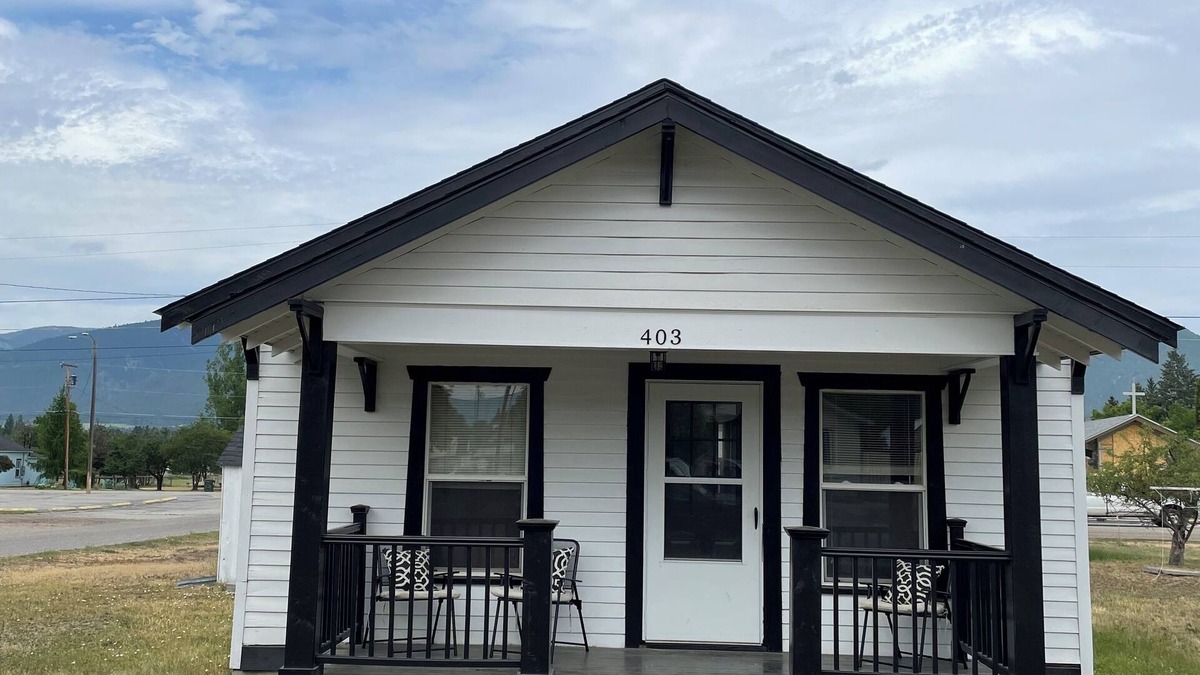 Stevensville Cottage | Historic cottage in Stevensville with views of the mission mountains. RV parking
