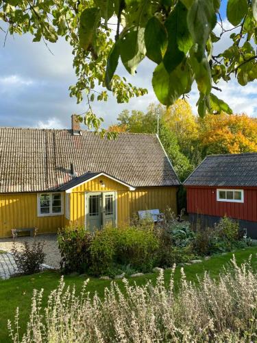 Skane-Tranas House | Historic Cottage In The Heart Of Österlen