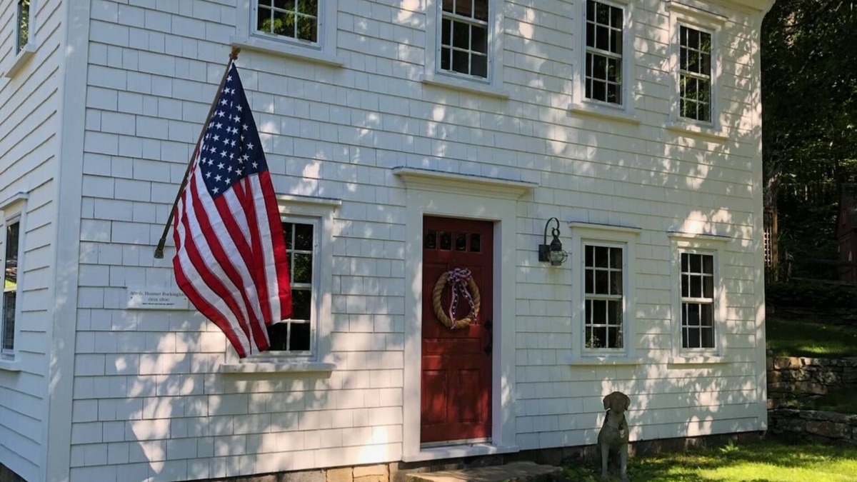 Lyme Cottage | Historic cottage in Deep River, CT