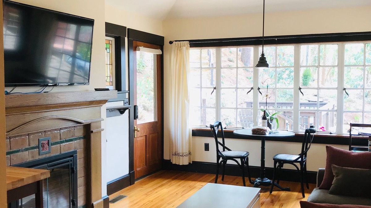 Grove Park- Sunset Cottage | Historic Cottage - Near Grove Park Inn - Private Garden and Covered Swing