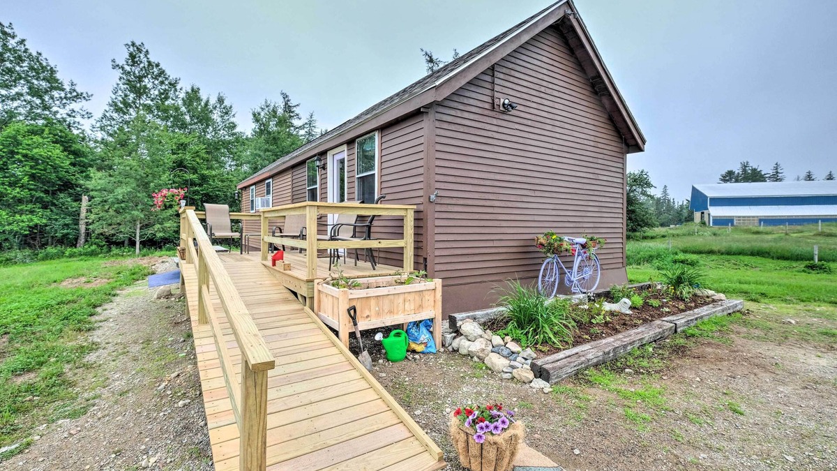 Cherryfield Cottage | Historic Cottage on Horse Farm: FirePit & BBQ
