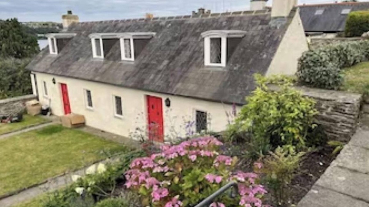 Kinsale Town Centre Cottage | Historic Cottage perched above Kinsale Harbour