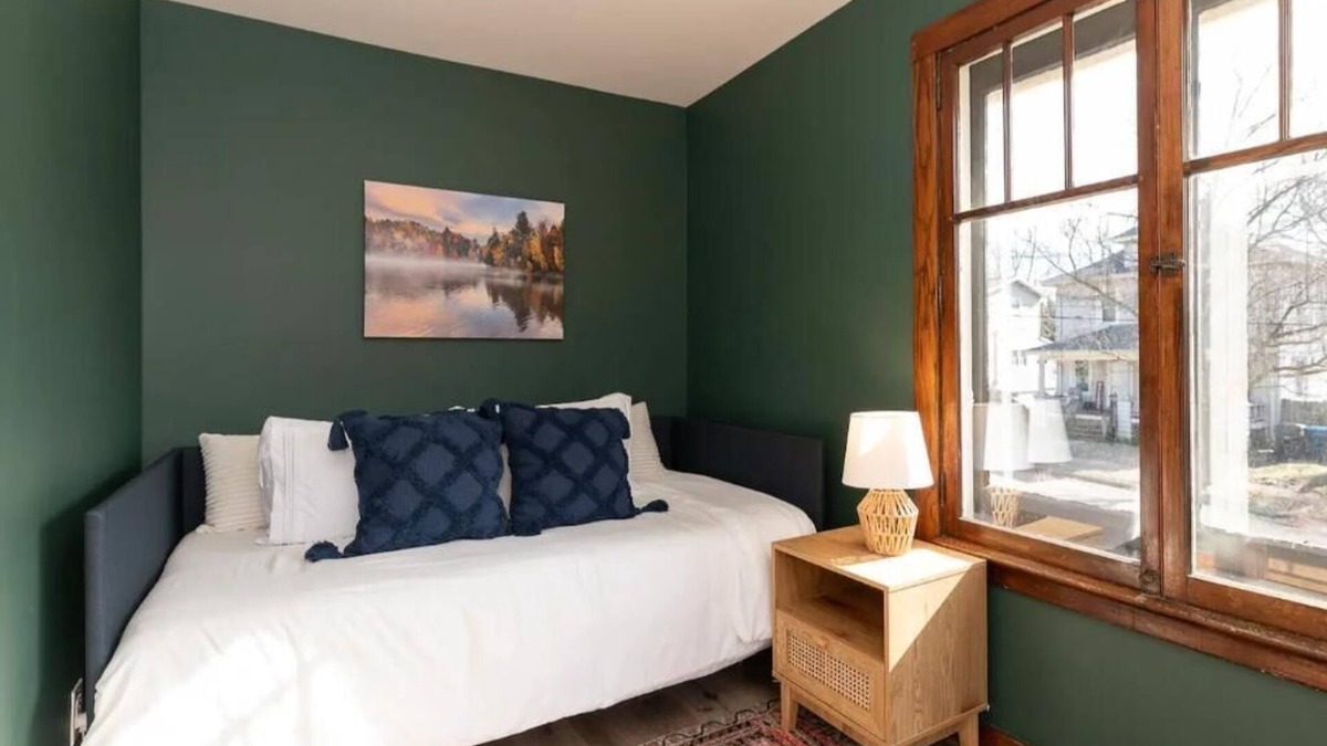 Kalamazoo House | Historic Craftsman, just 8 minutes from downtown Kalamazoo.