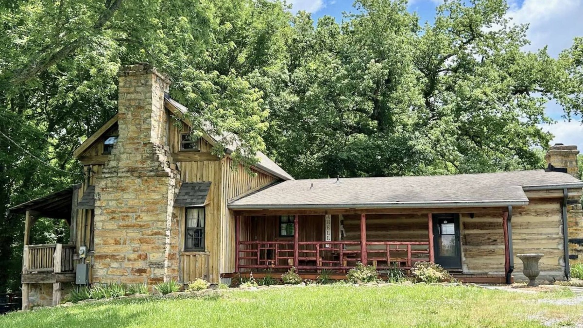 Arrington Cabin | Historic Creekside Cabin at Arrington Reserve
