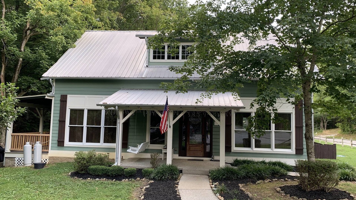 Fairview House | Historic Creekside Cottage - A quiet place for rest and relaxation. Come stay!