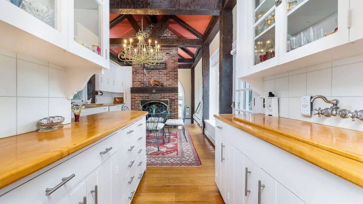 Suffield House | Historic CT country Villa