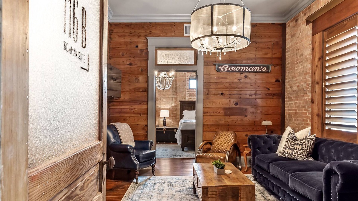Angleton Condo | Historic Downtown condo just blocks from the courthouse