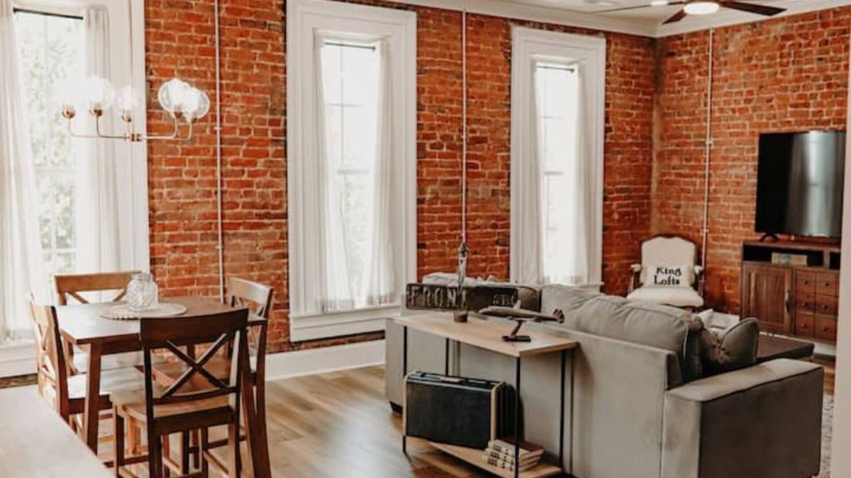 Iuka Apartment | Historic Downtown King Lofts B