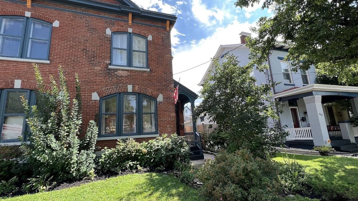 Ludlow House | Historic Downtown Ludlow Townhouse - 10 min from Cincinnati