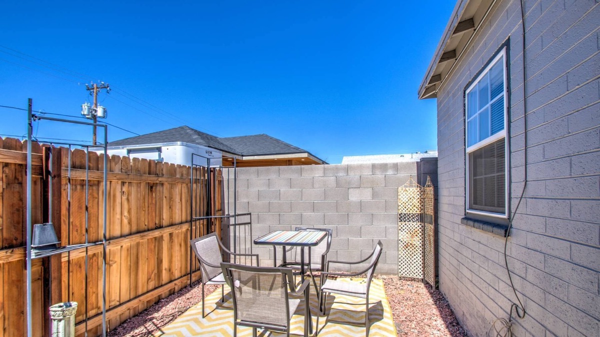 Garfield House | Historic Downtown Phoenix Retreat: Dog-Friendly, Walkable, and Perfect for Events & Entertainment!