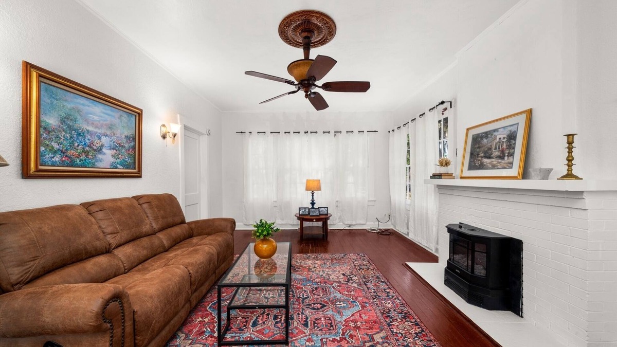 Sebring House | Historic Downtown Sebring 3 Bdrm + 2 Bath + Office
