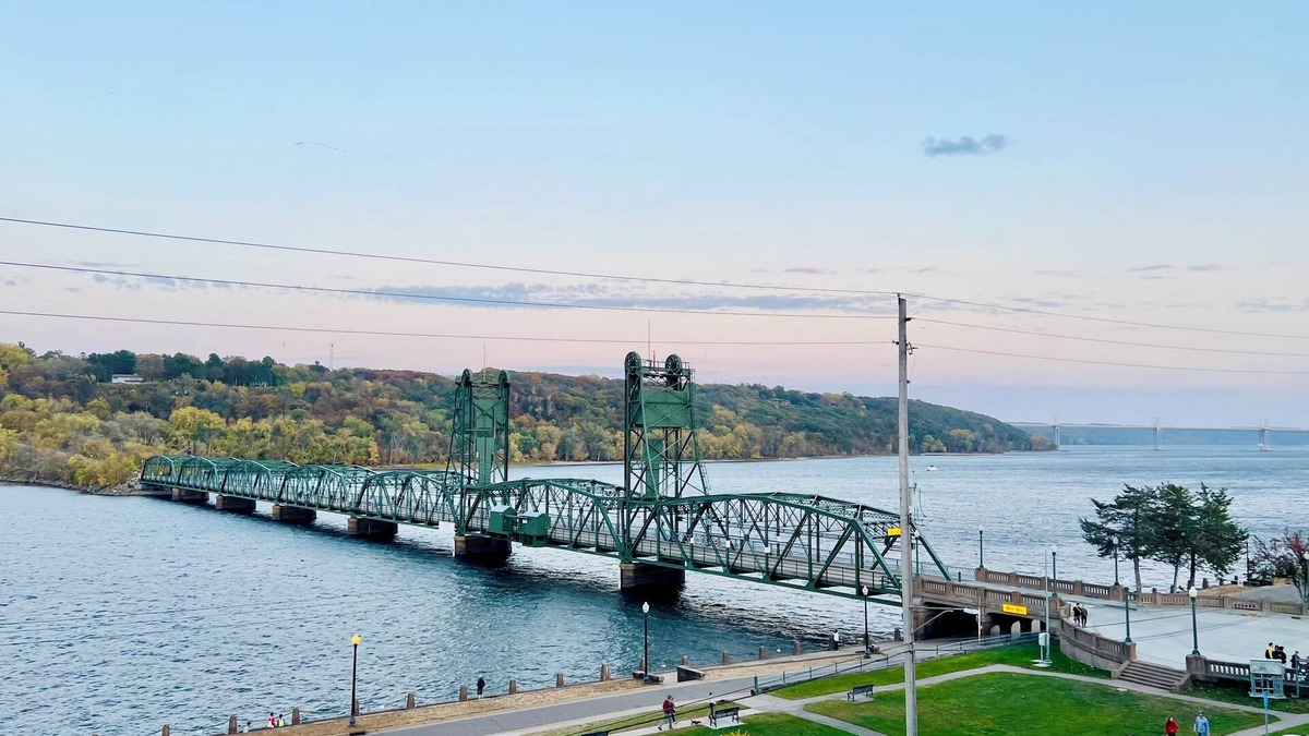 Stillwater Apartment | Historic Downtown Stillwater Getaway - Charm of Churchill