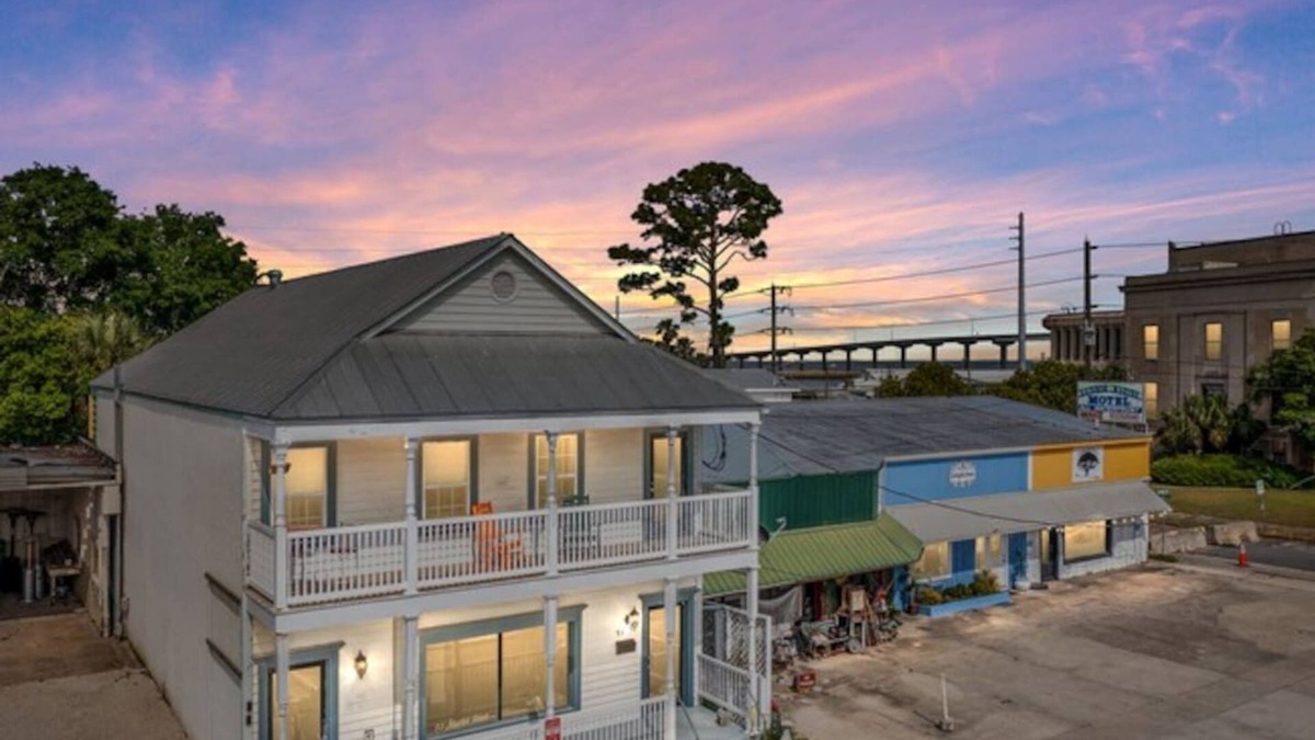 Historic Downtown Apalachicola Apartment | Historic Downtown Apalachicola B