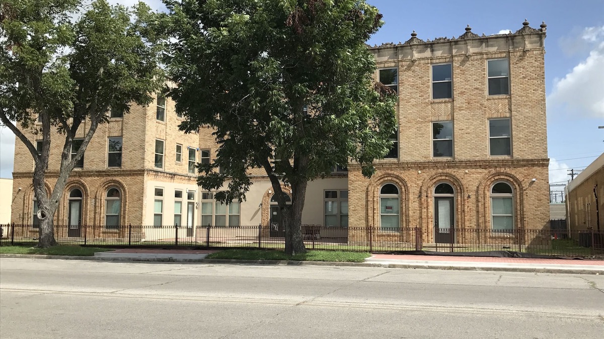 Bay City Apartment | Historic downtown with shopping and dining