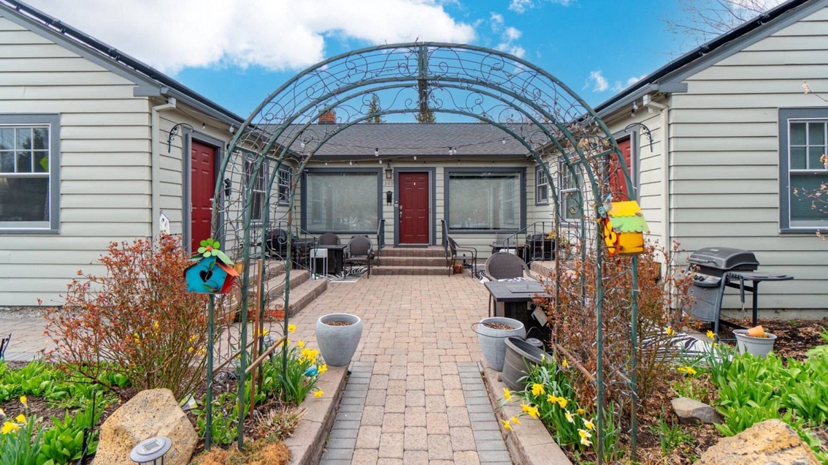 Old Bend Condo | Historic Drake Cottage! Across from Mirror Pond. Heart of Bend, Walk to Downtown, Shops/Dining