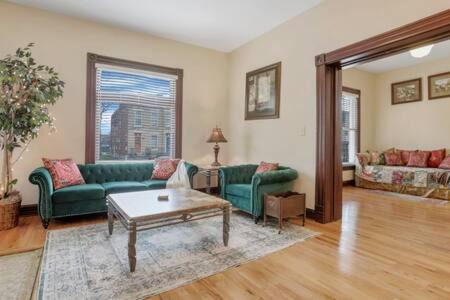 Olde Towne East House | Historic Elegance Retreat - Columbus Downtown