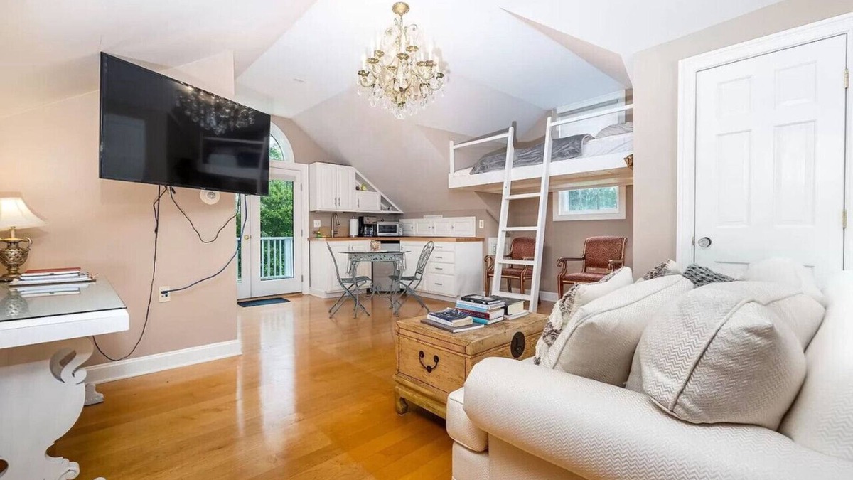 Suffield Apartment | Historic Estate Studio Loft