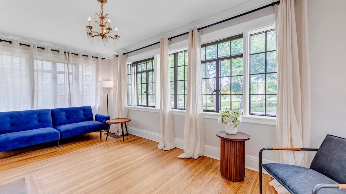 Niagara County House | Historic Falls Gem-Arcade projector office 1Kmbps