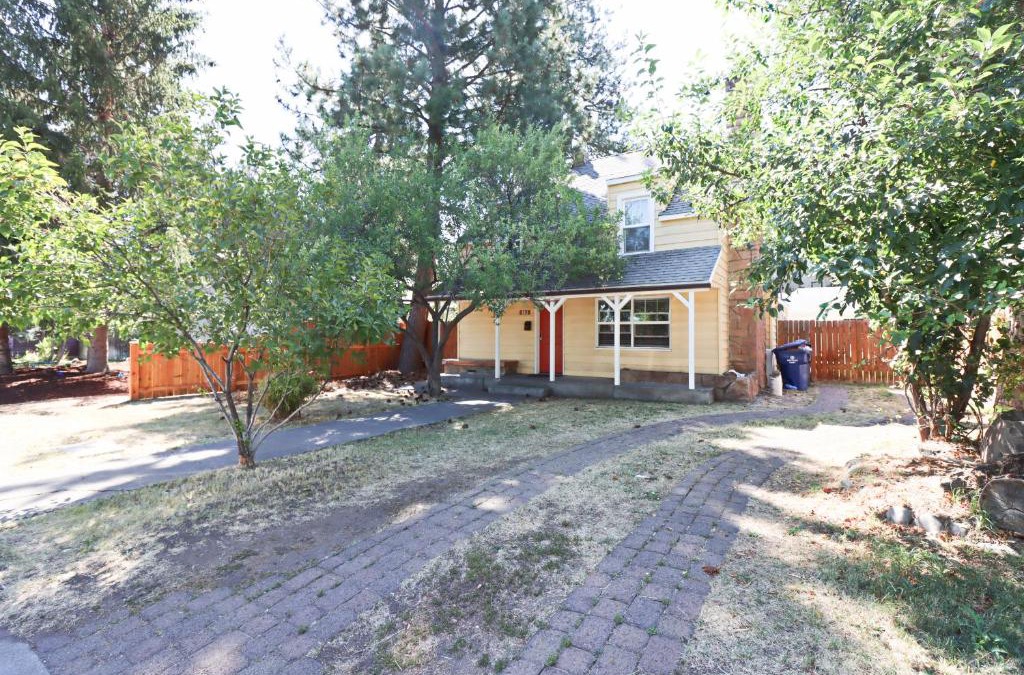 River West House | Historic Farmhouse on Bends Westside