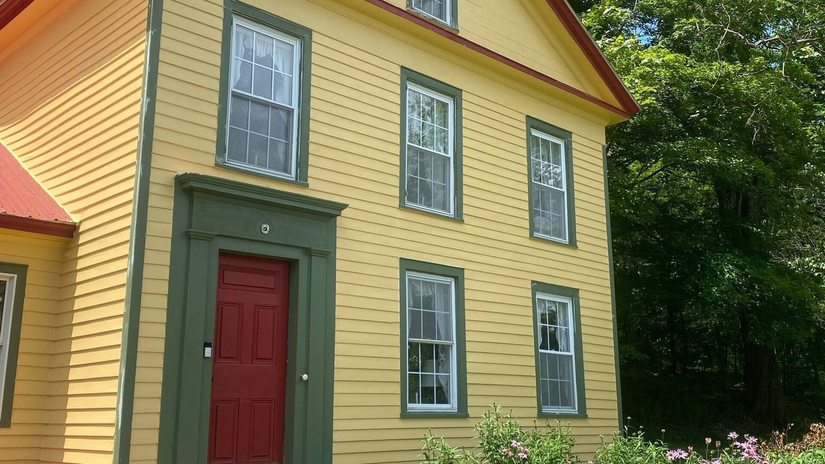 South Gibson House | Historic former bed and breakfast - 15 min to Elk Mountain Ski Resort