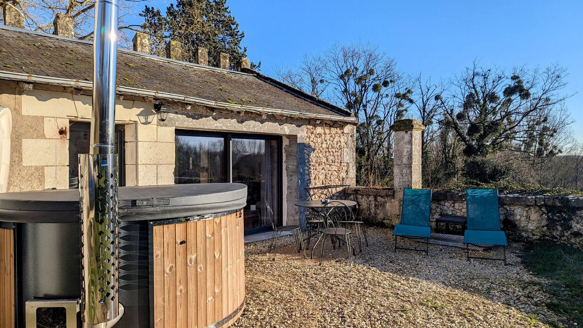 Saint-Cyran-du-Jambot Cottage | Historic Retreat at Domaine de Migny: Cottage with Nordic Bath and Pool
