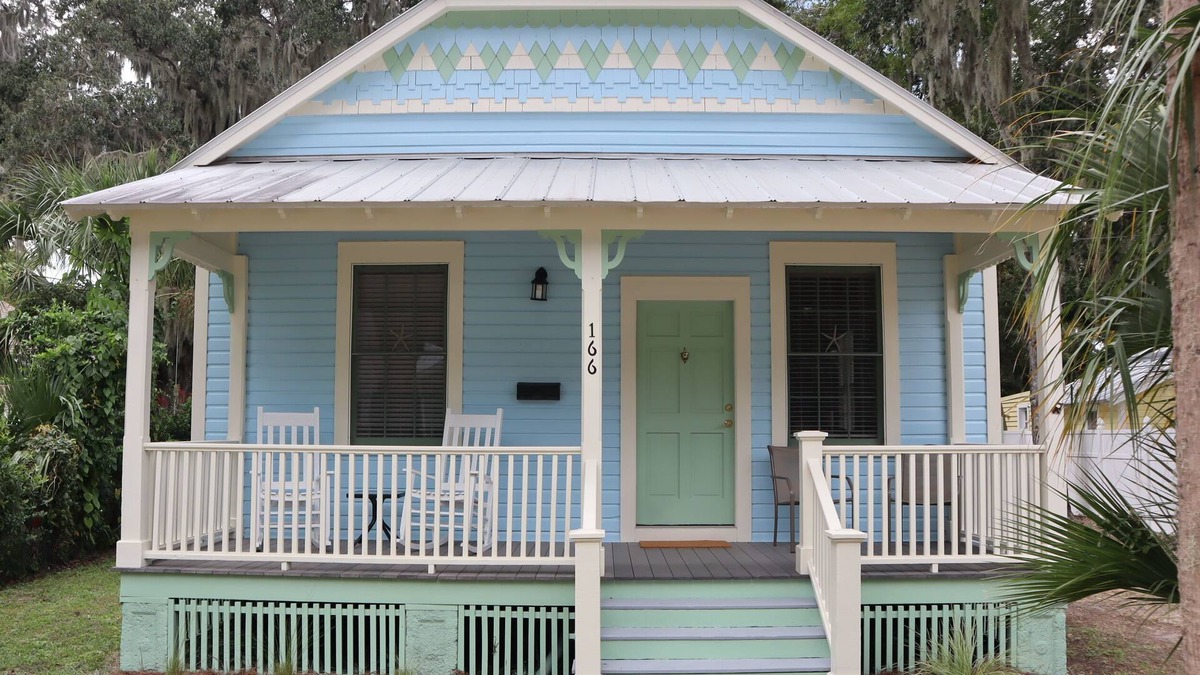 St. Augustine Cottage | Historic Gem, Modern Comfort within walking distance to Town.
