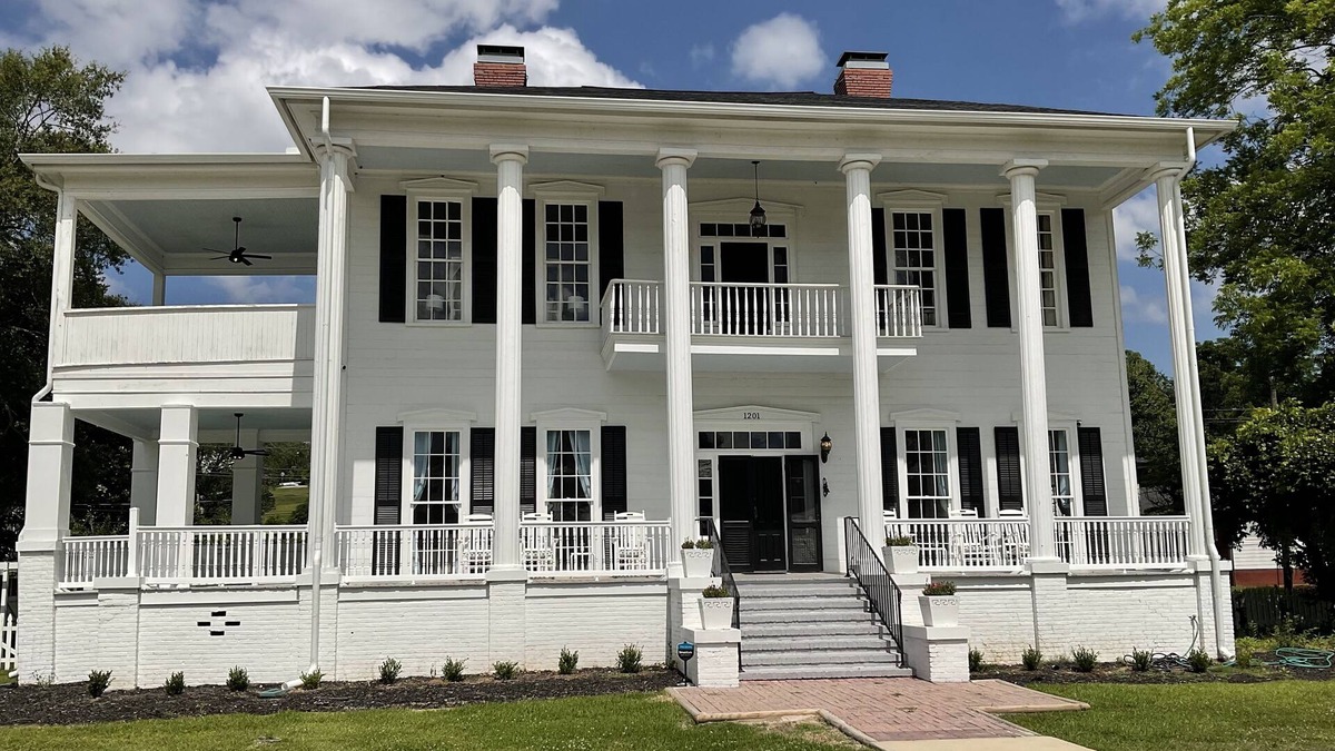 West Point House | Historic Greek Revival home minutes from West Point Lake