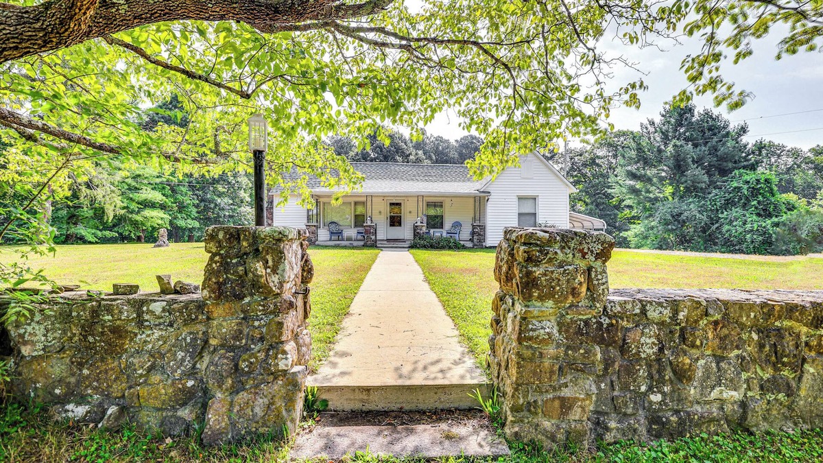 Saint Andrews House | ‘Historic Hawkins House’ Located on Sewanee Campus