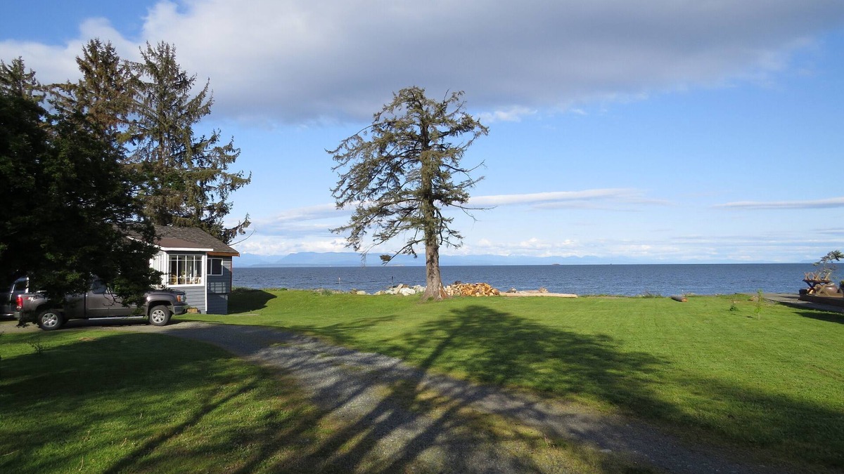 Campbell River House | Historic Heritage Beach House with Awesome Views!