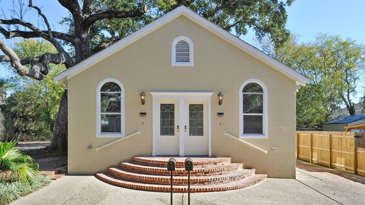 Biloxi House | Historic Home 1 block from Beach and walk to Restaurants and Casinos!