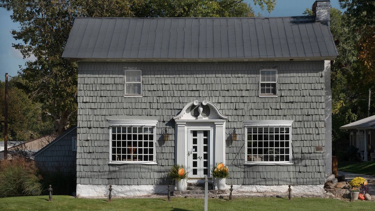 Ozark House | Historic home across the street from the Ozark Mill and Finley Farms property