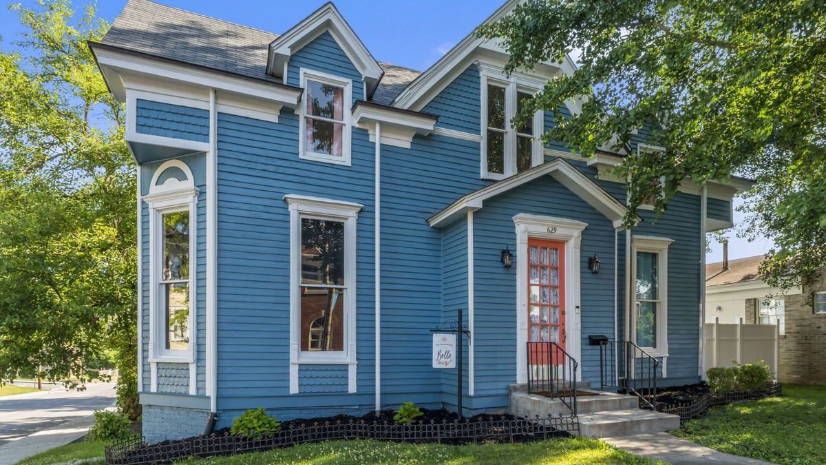 Shelbyville House | Historic home freshly renovated on the Bourbon Trail