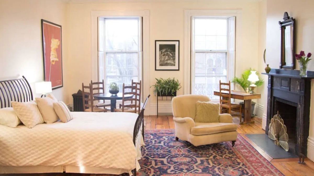 Downtown Portland Apartment | Historic Home in the West End. Private Parking.