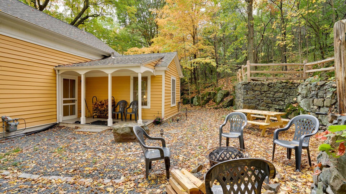 Taylors Falls House | Historic Home in Taylors Falls w/Patio & Fire Pit