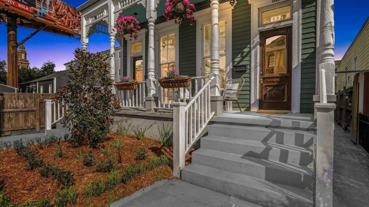 Faubourg Lafayette House | Historic Home| Vibes |Close to FQ| Backyard