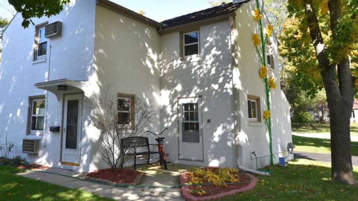 Greendale House | Historic home - walk to village center. Original features with modern updates.
