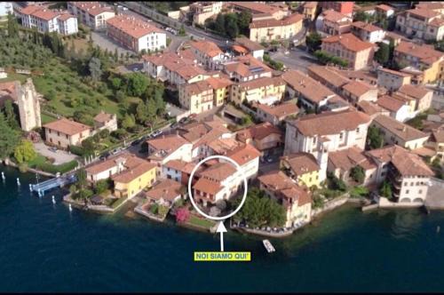 Predore House | Historic house by the lake La Renée Casa Vacanza