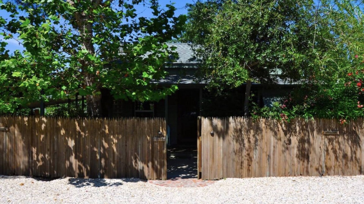 Plymouth House | Historic house located 10 min to 50 wineries, parks, shopping and Zagat dining.
