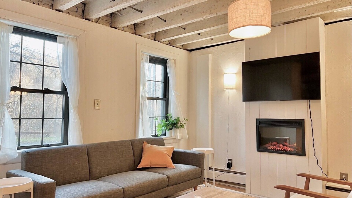 Kingston House | Historic house overlooking Rondout Creek